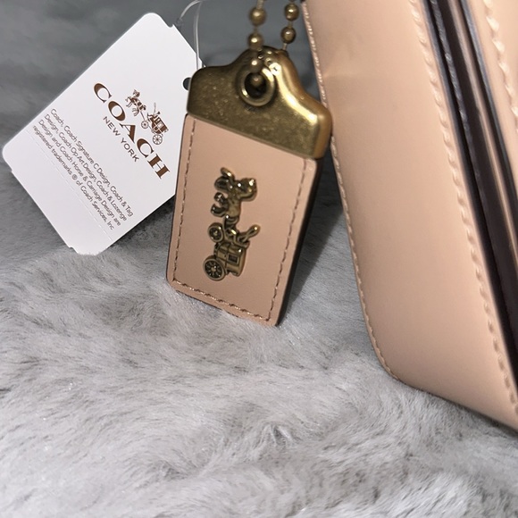 Coach Dinky in Signature Leather - Picture 3 of 6